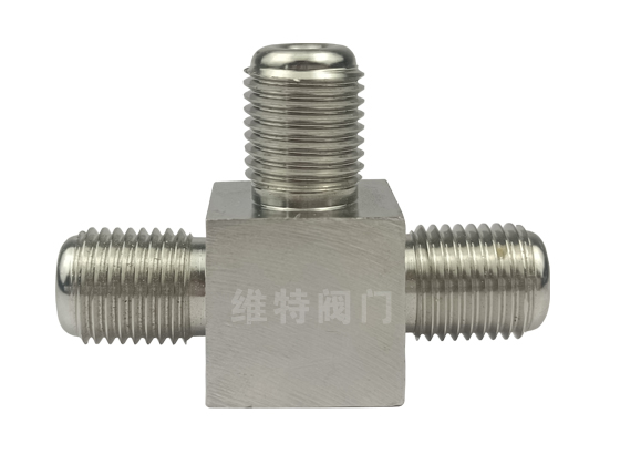 哈氏合金三通-化工機械反應(yīng)釜配套法蘭 閥門 管件生產(chǎn)廠家